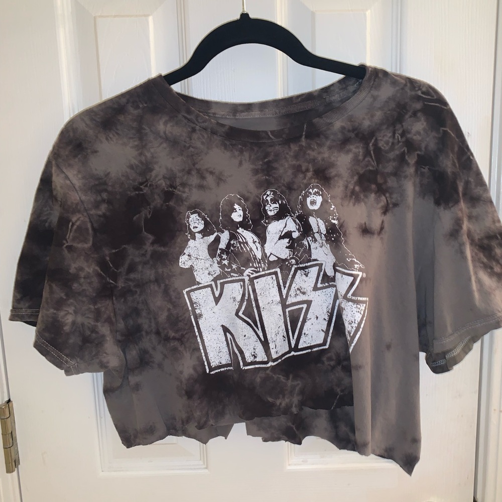 KISS band jagged, cropped graphic tee, size m, gray tie-dye